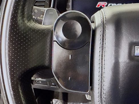 Used 2018 Land Rover Range Rover Velar R-Dynamic SE image 14