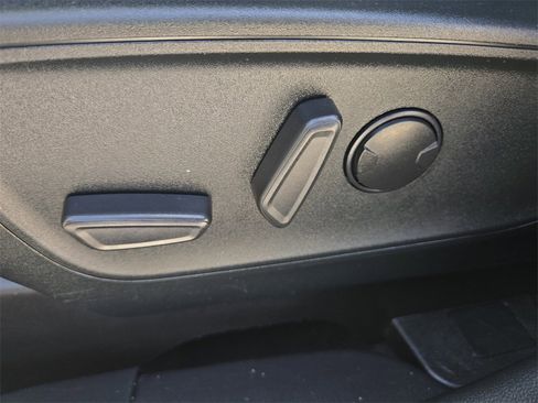 Used 2022 Ford Escape SEL image 26