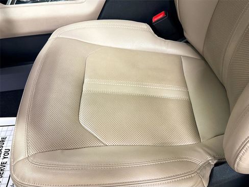 Used 2024 Ford Expedition Limited image 20