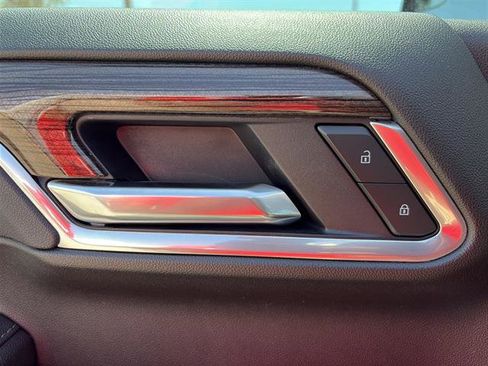 Used 2025 Chevrolet Silverado 1500 LT image 27