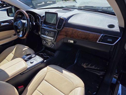 Used 2017 Mercedes-Benz GLS 550 4MATIC image 14