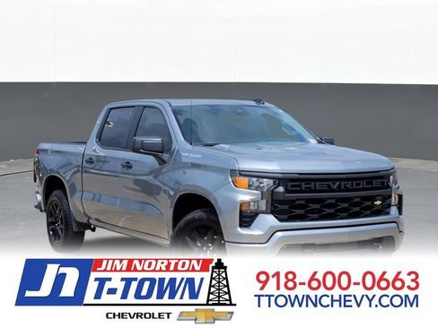 Used 2025 Chevrolet Silverado 1500 Custom AWD/4WD image 1