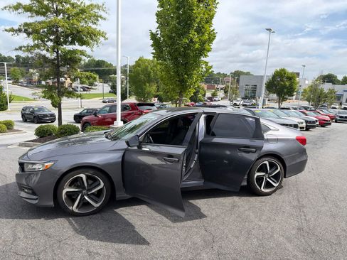 Used 2019 Honda Accord Sport image 18