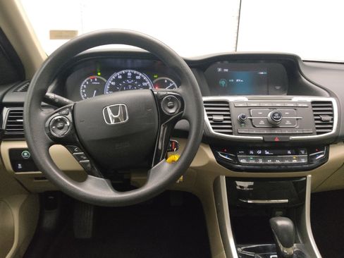 Used 2017 Honda Accord LX image 22
