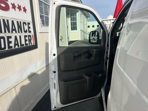 Used 2020 Chevrolet Express 2500 image 7