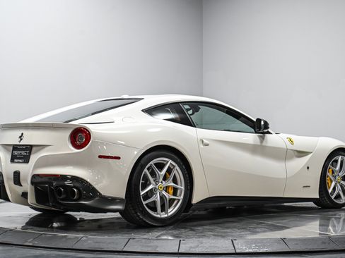 Used 2015 Ferrari F12 Berlinetta image 14