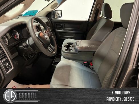 Used 2018 RAM 1500 Express w/ Express Value Package AWD/4WD image 9
