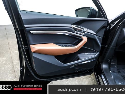 Used 2024 Audi Q8 e-tron Premium Plus w/ Premium Plus Package image 8