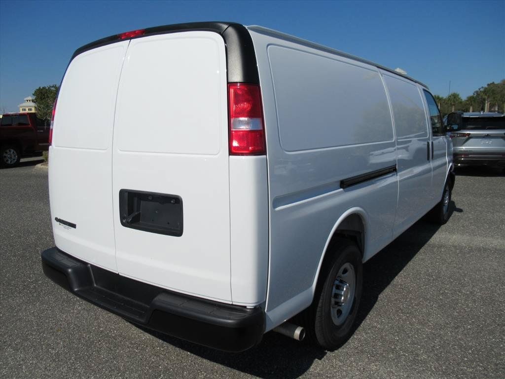 New 2026 Chevrolet Express 2500 Extended RWD image 8