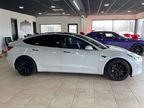 Used 2022 Tesla Model 3 Long Range image 3