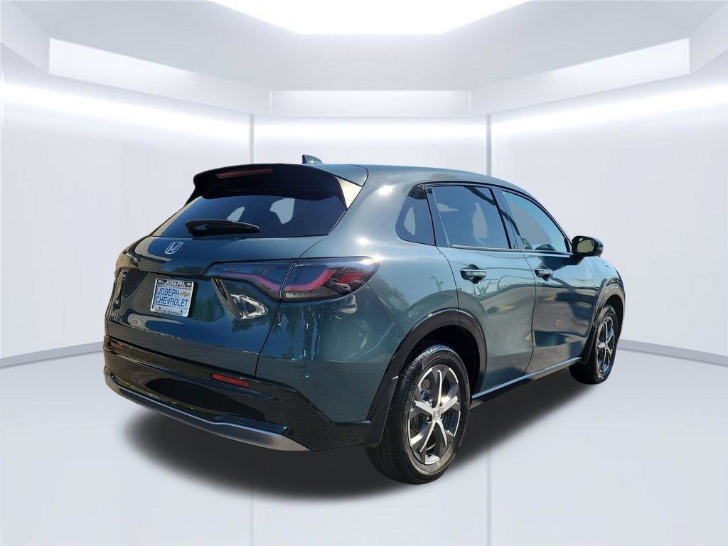 Used 2025 Honda HR-V EX-L image 4