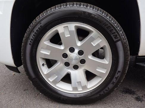 Used 2007 GMC Yukon SLT w/ SLT Preferred Equipment Group AWD/4WD image 42