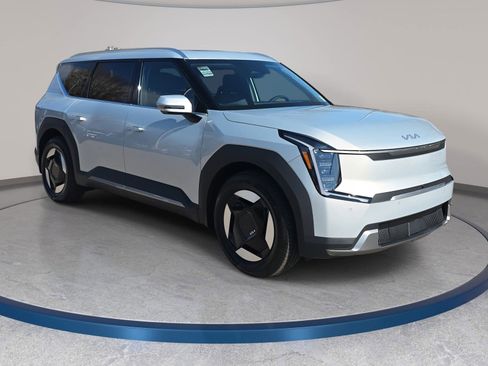 New 2026 Kia EV9 Wind AWD/4WD image 3
