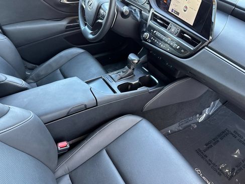 Certified 2024 Lexus ES 350 w/ Premium Package FWD image 18
