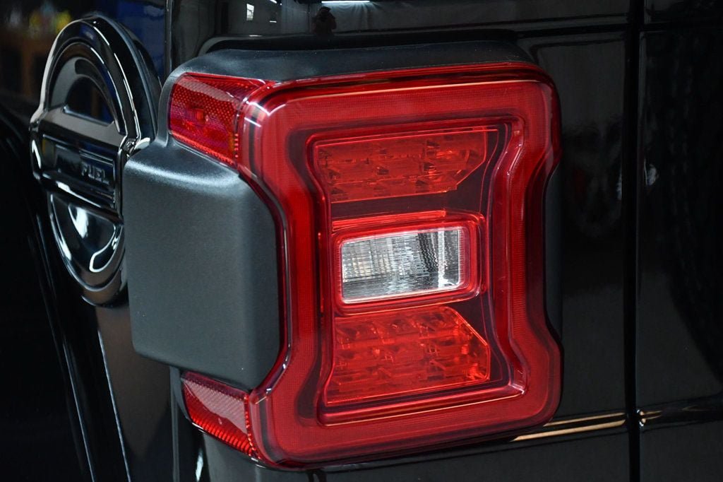 Used 2024 Jeep Wrangler High Altitude AWD/4WD image 14