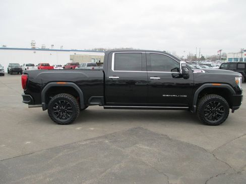Certified 2021 GMC Sierra 2500 Denali w/ Denali Black Diamond Edition image 4