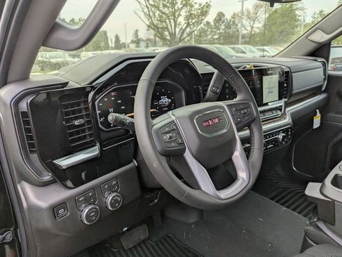New 2026 GMC Sierra 1500 SLE w/ X31 Off-Road Package image 9