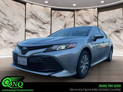 Used 2019 Toyota Camry LE image 1