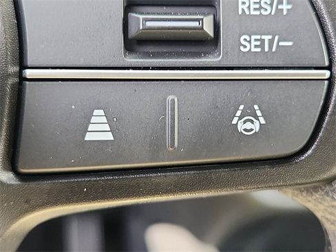 Used 2025 Honda HR-V LX image 14