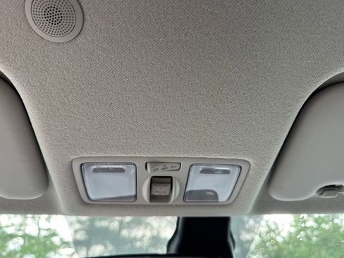 New 2025 Hyundai Venue SEL image 21