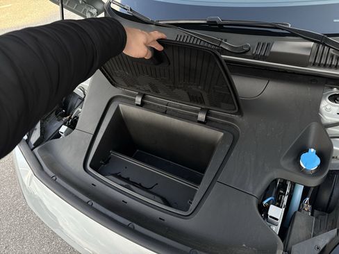 Used 2025 Volvo EX30 Ultra w/ Climate Package image 29