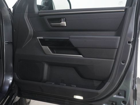 Used 2025 Toyota Tundra Limited image 9