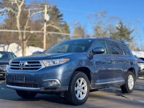 Used 2011 Toyota Highlander SE w/ Tow Pkg image 1