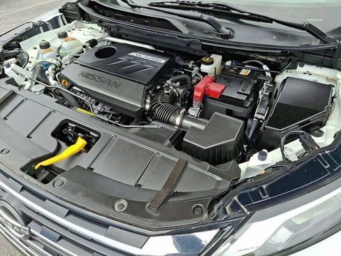 Used 2024 Nissan Rogue SV image 32