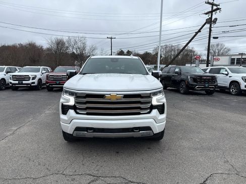 Used 2022 Chevrolet Silverado 1500 High Country w/ High Country Premium Package AWD/4WD image 8