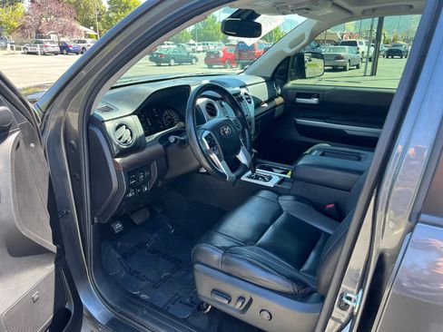 Used 2021 Toyota Tundra Limited w/ Limited Premium Package AWD/4WD image 11
