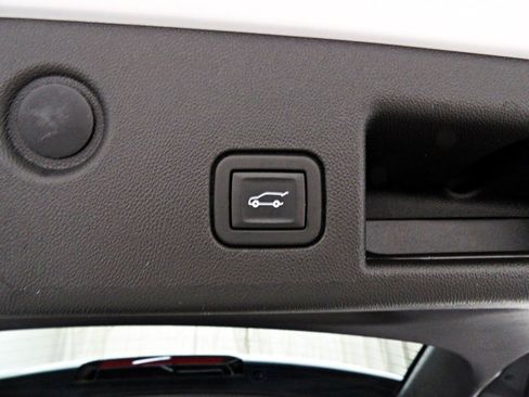 Used 2021 Chevrolet Equinox Premier FWD image 14