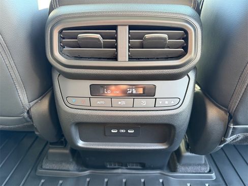 New 2025 Honda Pilot Touring image 21