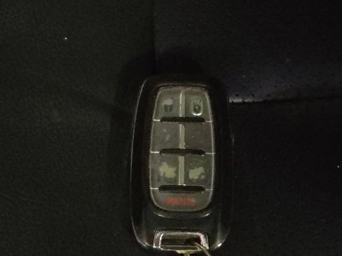 Used 2020 Chrysler Pacifica Touring-L image 32