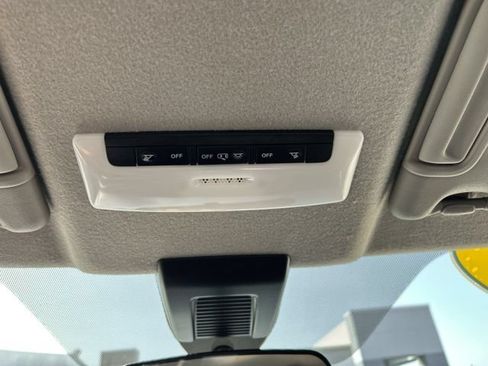 Used 2023 Nissan Kicks SV FWD image 41