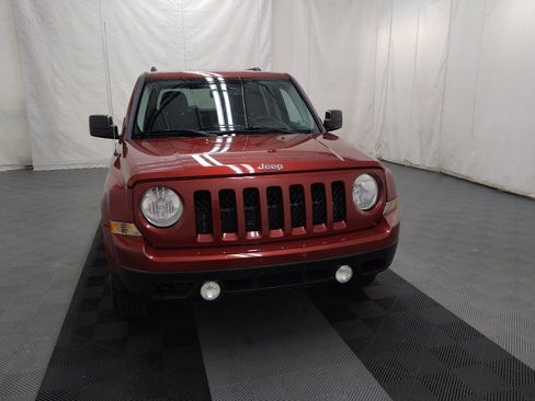 Used 2014 Jeep Patriot Latitude AWD/4WD image 14
