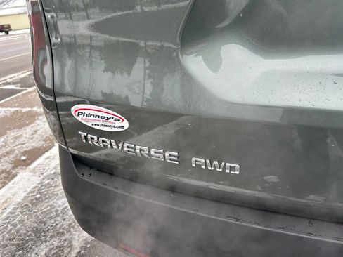 Used 2023 Chevrolet Traverse LT image 14