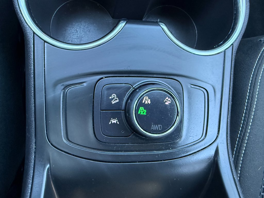 Used 2024 GMC Terrain SLE AWD/4WD image 18