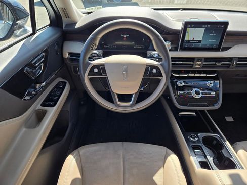 Certified 2022 Lincoln Corsair Reserve w/ Luxury Package AWD/4WD image 15