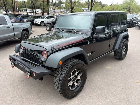 Used 2015 Jeep Wrangler Unlimited Rubicon w/ Connectivity Group AWD/4WD image 3