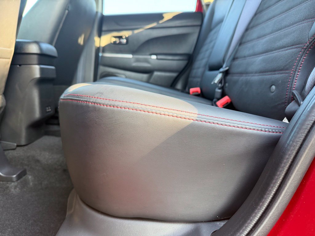 Used 2025 Mitsubishi Outlander Sport SE AWD/4WD image 39