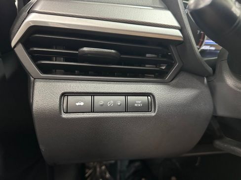 Used 2023 Nissan Altima 2.5 SR image 18