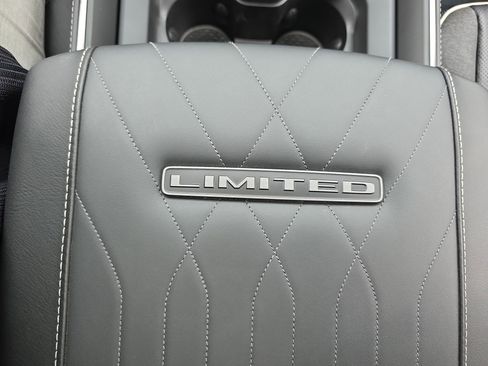 New 2026 RAM 2500 Limited AWD/4WD image 10