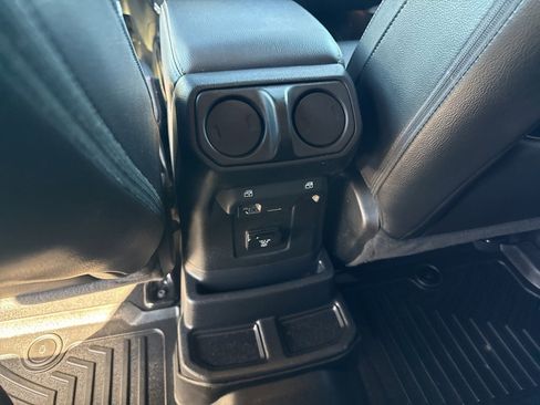 Used 2021 Jeep Wrangler Unlimited Sahara image 35