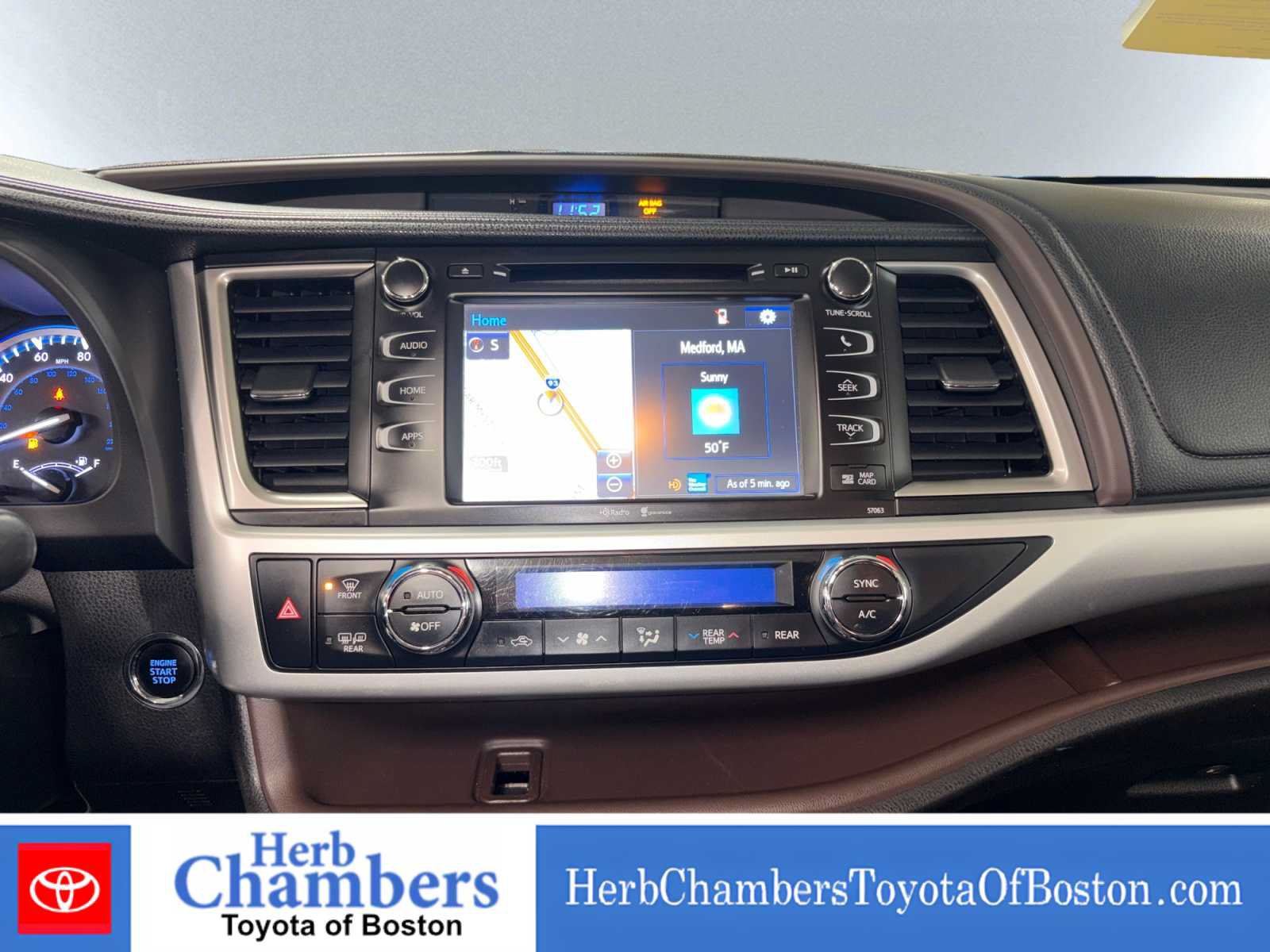 Used 2015 Toyota Highlander XLE AWD/4WD image 13