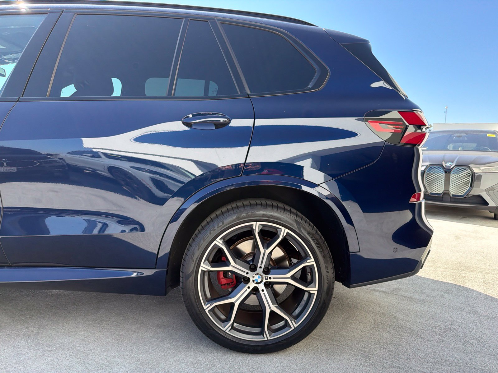 Certified 2024 BMW X5 sDrive40i w/ M Sport Package RWD image 5