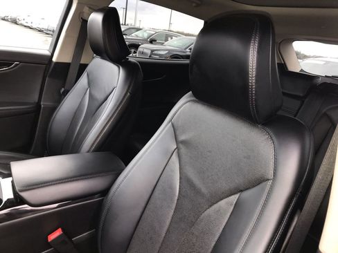 Used 2022 Lincoln Nautilus Reserve image 11