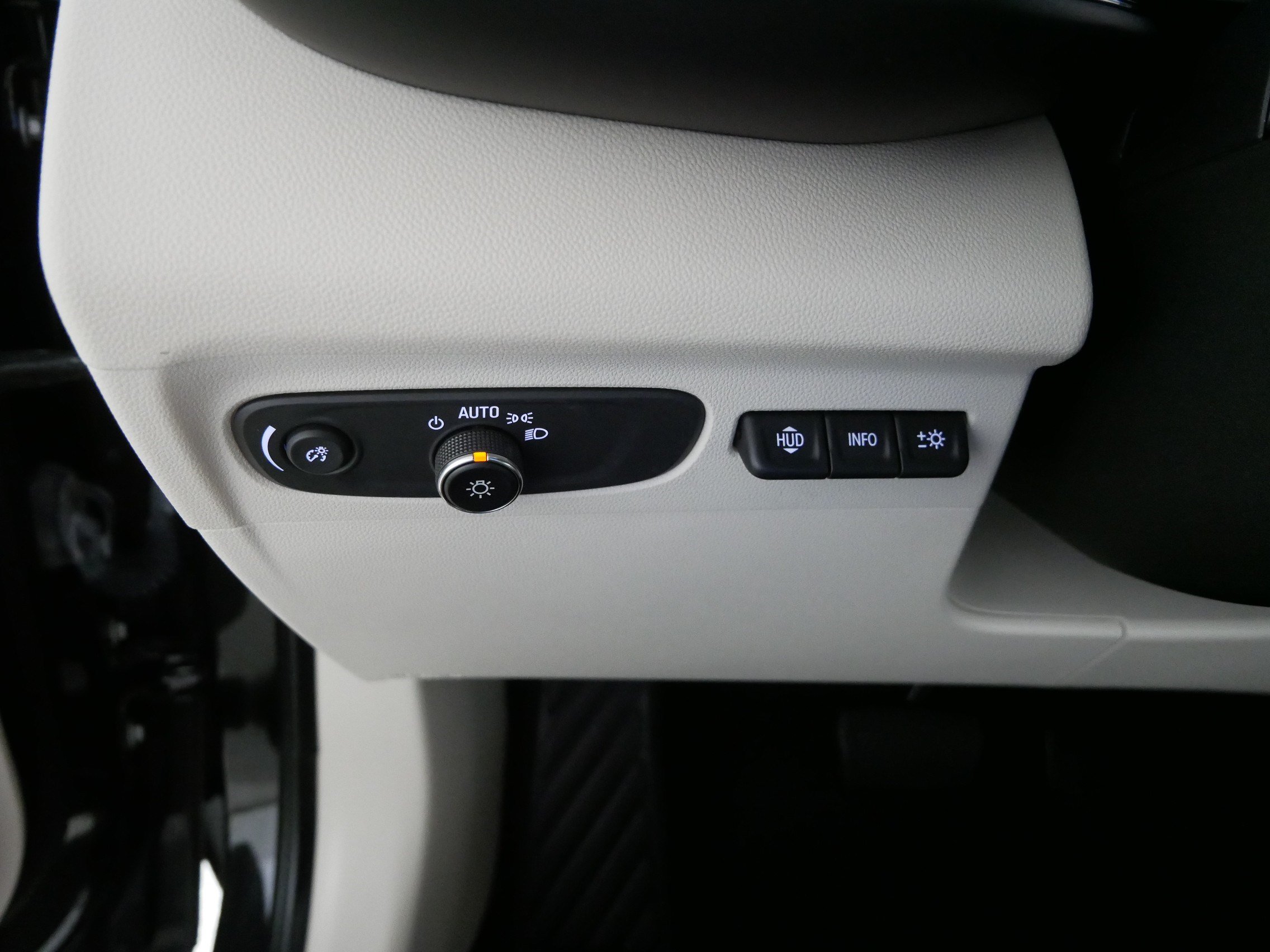 Used 2023 Buick Envision Avenir AWD/4WD image 26