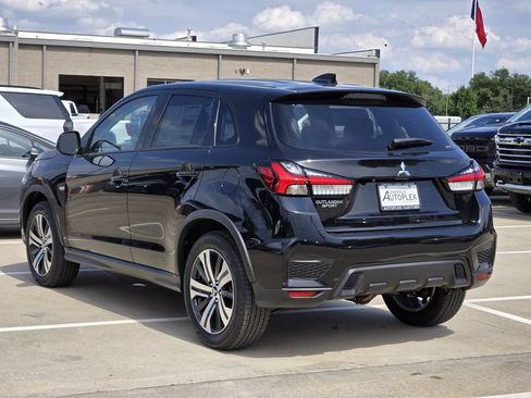 Used 2026 Mitsubishi Outlander Sport ES AWD/4WD image 3