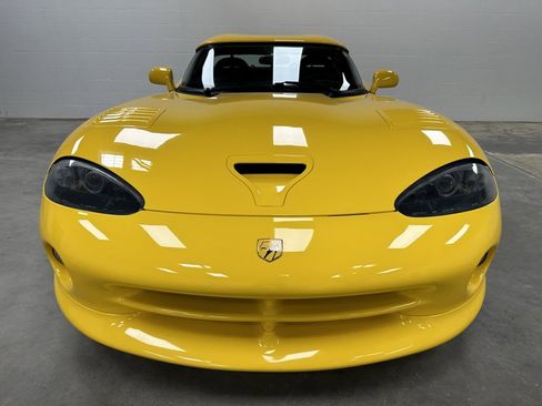 Used 2002 Dodge Viper RT/10 image 2
