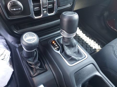 Used 2021 Jeep Gladiator Sport AWD/4WD image 25